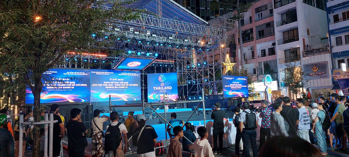 Teppei7's tweet image. ベトナムマーシャルアーツのなんか

明日からあるみたい11/21-23
#グエンフエ　と　#高島屋 の間の通り　何ていうの？

何をするのか、興味津々です。

でも今晩からホーチミンに居ない。。