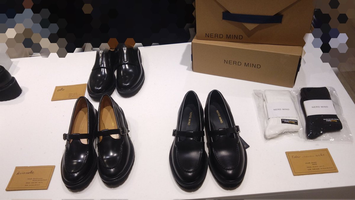 miwa07075513's tweet image. 前日の夜に、欲しいサイズは 店舗もネットも在庫無く💦とりあえず行ってみようと POPUPへ。お店の方が調べてくれて、ネットに在庫が✨
翌日には届くって早い🥹
もう靴は買わないって…言ったのは私です🫣この靴 素敵すぎません？
 #NERDMIND  #diciassette
 #岩田剛典