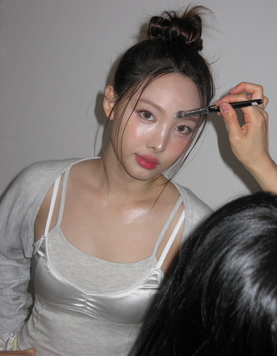 godmitzu's tweet image. NAYEON for fwee