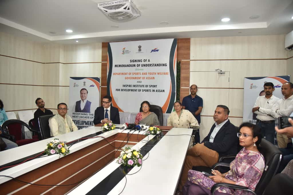 Assam_DSYW's tweet image. 🤝A Decade-Long Partnership for Assam’s Sporting Excellence!

The Department of Sports &amp;amp; Youth Welfare, Government of Assam, has signed a 10-year Memorandum of Understanding (MoU) with the Inspire Institute of Sport (IIS) to advance and strengthen sports development across the…