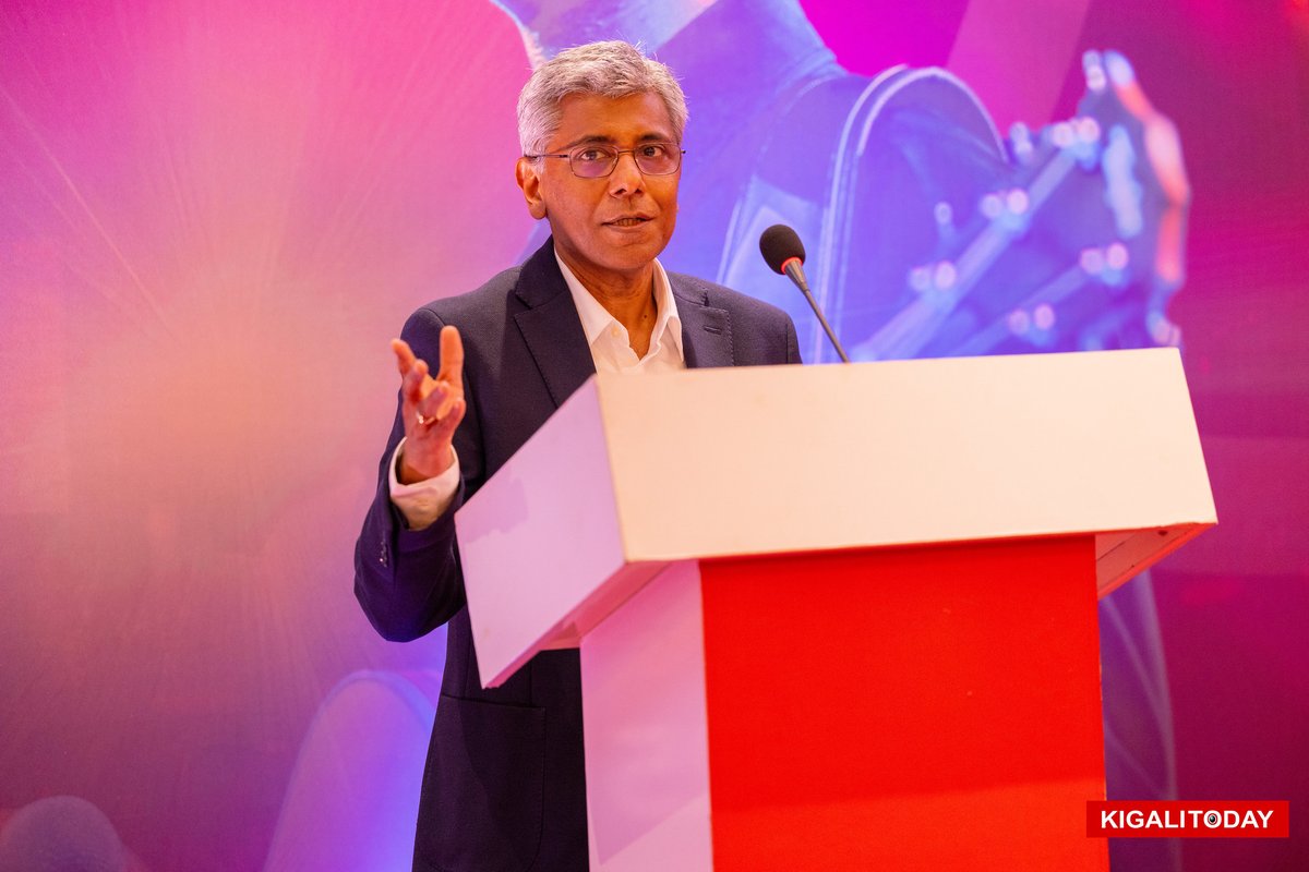 kigalitoday's tweet image. "Muri Airtel, umukiriya ni Umwami. Ni yo mpamvu muri iyi minsi mikuru twabazaniye serivisi za IKOKINGE zihendutse.” Umuyobozi Mukuru wa Airtel Rwanda, Mr. Sujay Chakrabarti.

➡️AMAFOTO: flickr.com/photos/kigali-…
➡️VIDEO: youtube.com/watch?v=cFTMdq…