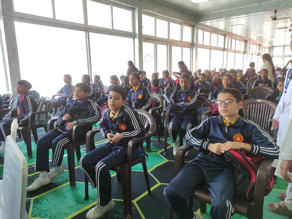 wash_alliance's tweet photo. Celebrated World Toilet Day and Children's Day at @ParmarthNiketan with many students from Rishikesh with educational activities on hygiene, sanitation &amp; nutrition - followed by a Swachh Bharat walk from the Ganga Ghat to spread the message of cleanliness. https://t.co/vYUVcPb8vs