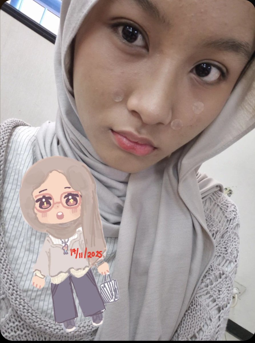 ayamgaybook's tweet image. #selfpotrait