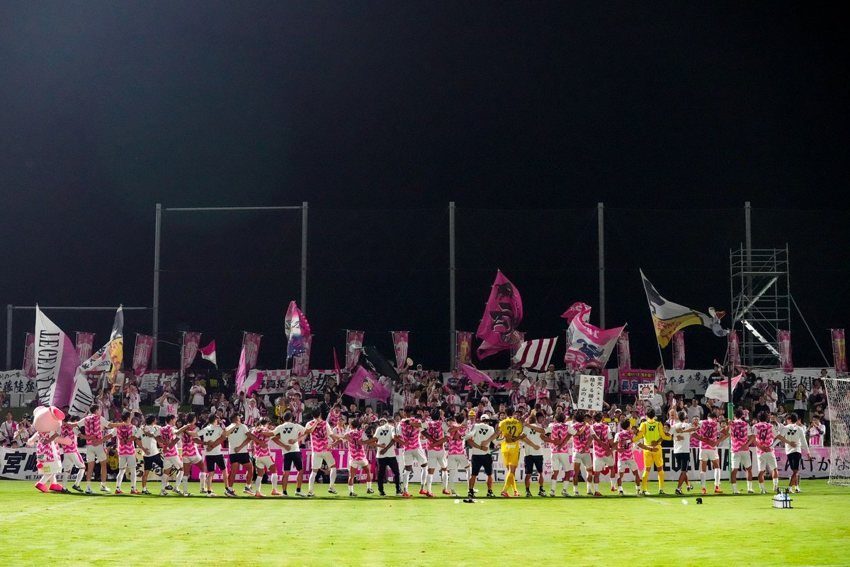 11/24アミュひろばで開催！
「#企業対抗カラオケ選手権」

#テゲバジャーロ宮崎 渡邊星来選手が熱唱します！
 
渡邊選手はスピードと力強さを兼ね備えたアタッカー。前線での駆け引きとゴールへの推進力が魅力のストライカーです

サッカーピッチのように皆で応援しましょう！
©TEGEVAJARO MIYAZAKI