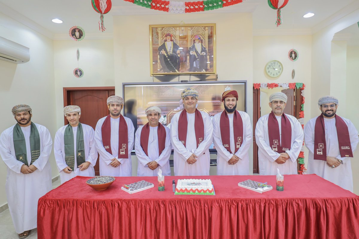 OCCI_BS's tweet photo. بمناسبة #اليوم_الوطني_المجيد، نظّم فرع غرفة تجارة وصناعة عُمان بمحافظة جنوب الباطنة فعالية احتفالية بمشاركة أعضاء مجلس الإدارة والإدارة التنفيذية، تأكيدًا على الاعتزاز بالوطن وتجديدًا للعهد بالمضي في مسيرة النهضة المباركة.. https://t.co/3Y8DmLcxiT