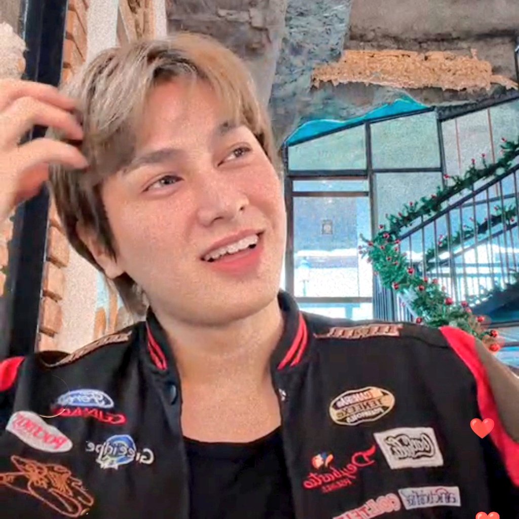 smartnpurin's tweet image. The coolest puppies around 🐶✨

#smartchisanupong #smartcsnp #CSNP