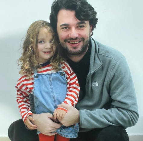 sonkezchpal's tweet photo. Babaları hukuksuz şekilde hapse tıkmaktan vazgeçerseniz neden olmasın... https://t.co/Pl65tJuXCa