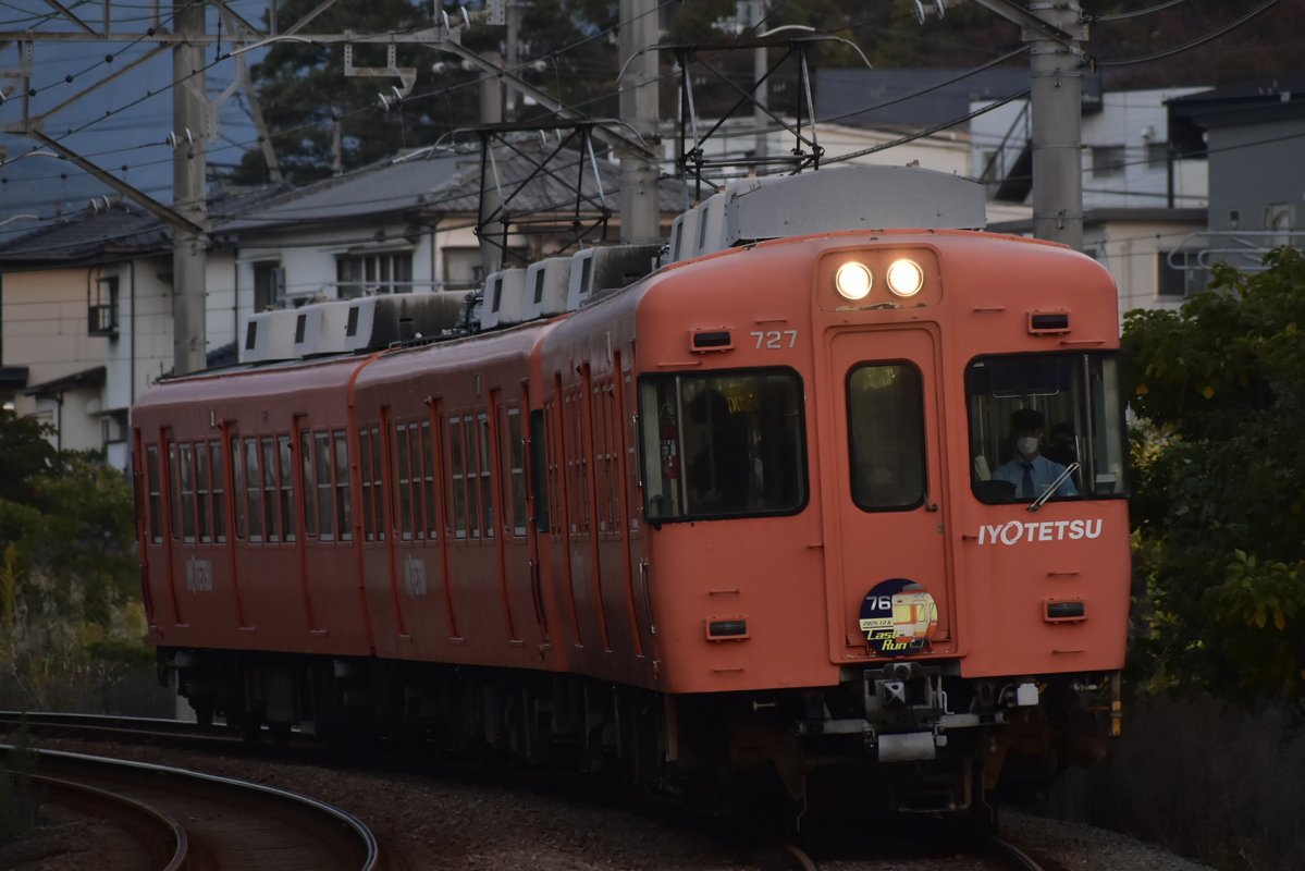 nipakyu_289's tweet image. 盛大にショバと撮り方をミスったわけですが()
とりあえずラストランまでに缶付きの767と727は撮れたので満足