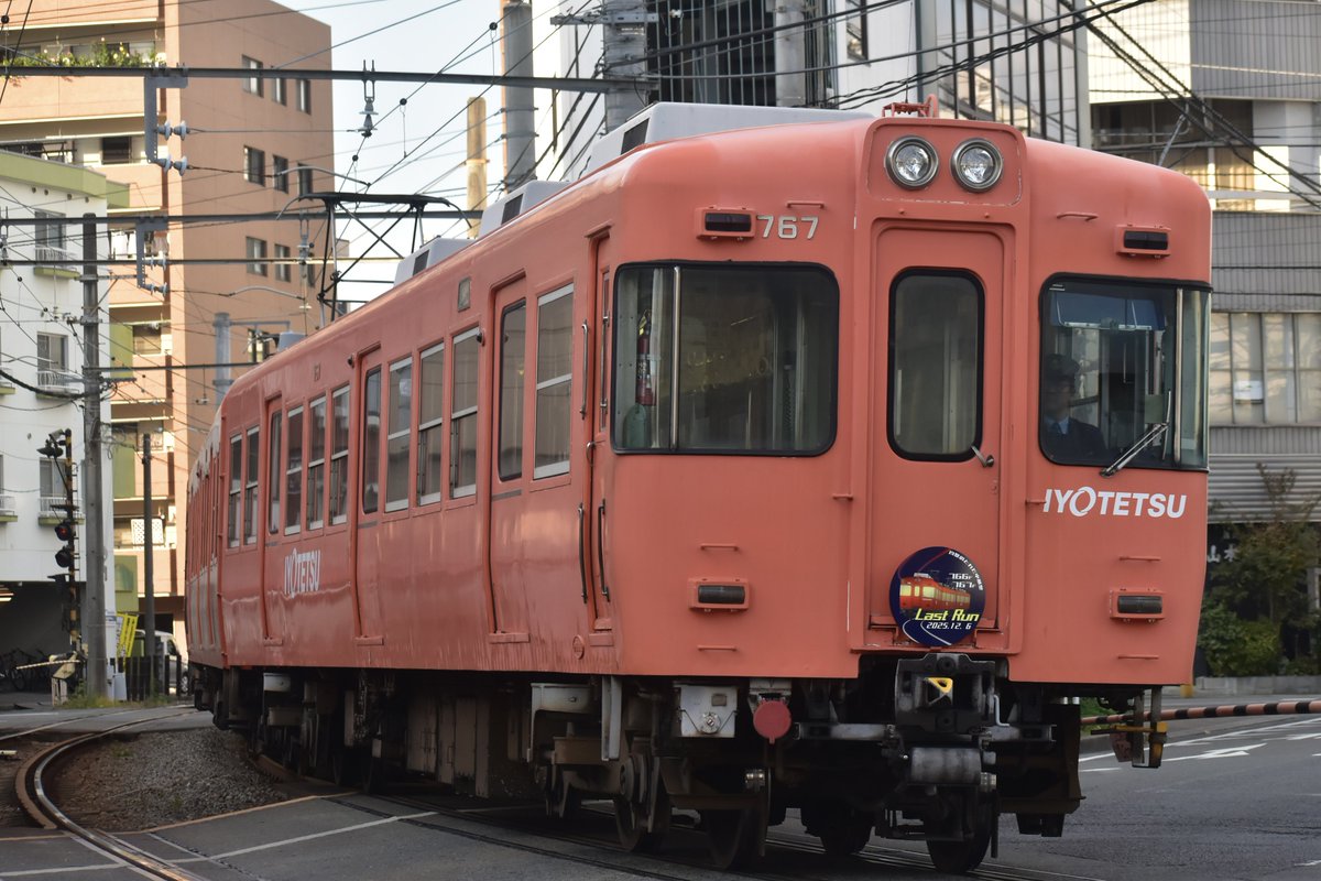 nipakyu_289's tweet image. 盛大にショバと撮り方をミスったわけですが()
とりあえずラストランまでに缶付きの767と727は撮れたので満足