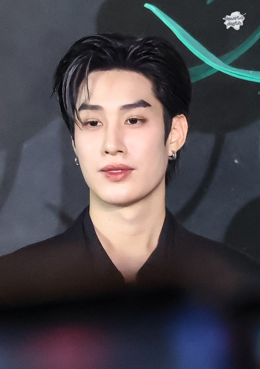 all black หล่อมากก 🥰 “เติ้ล มติมันท์” ในงาน “Siam Center Lights Up The X’Mas Tree – The Art of ไทย Celebration Begin” 🎄

KENG TLE XMAS AT SIAM CENTER
#SiamCenterxKengTle #TLE_mtm
#TheMagicalCelebration2026
#SiamCenterCelebration2026