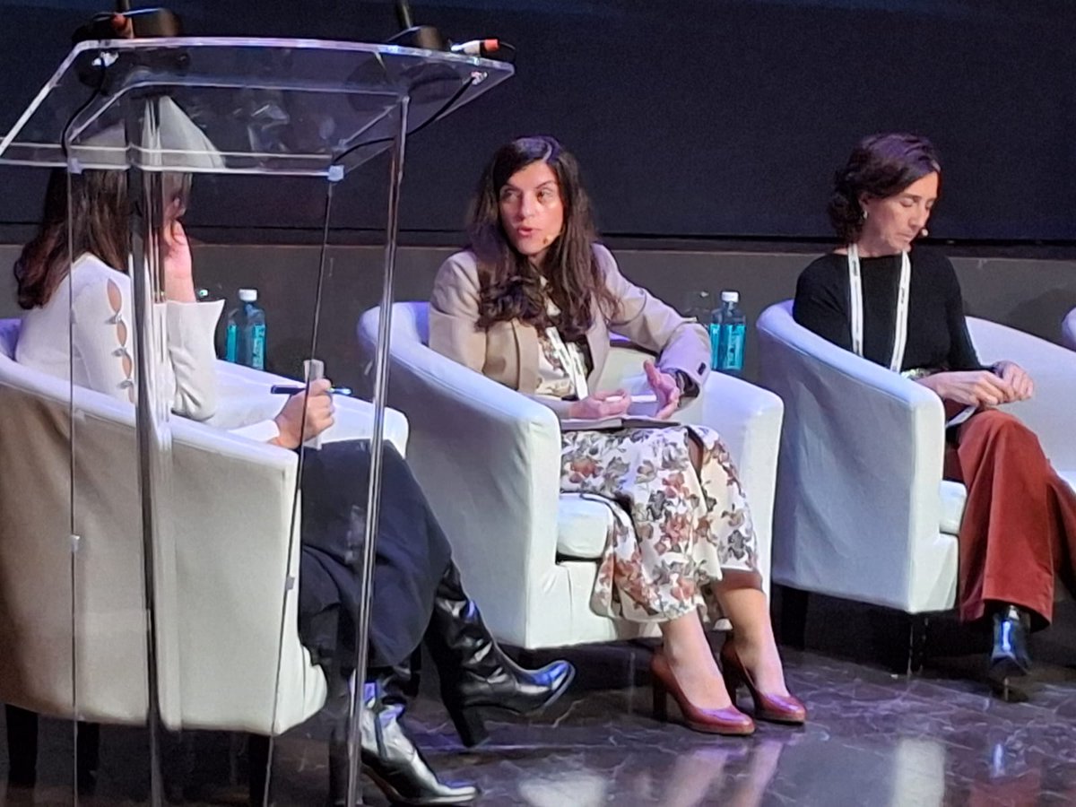 Carton_Circular's tweet image. 🎤 En este momento, nuestra directora Pilar Arrayás participa en la mesa “SCRAP’s en acción: desafíos del presente y estrategias para el futuro” en el #CRP25.♻️
#CartónCircular #SCRAP #RAP @repacar