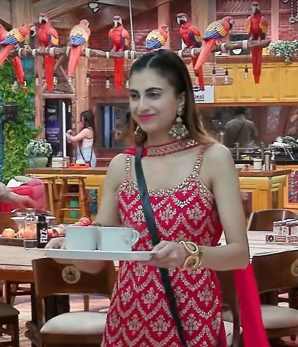 BBossLivefeed's tweet image. #Livefeed 
#Kunica to #SantokhSingh :- Aapko Farrhana ki "Chai" ☕ kaisi lagi.. 

#SantokhSingh :- Bura Bolunga toh ye aisi ki taisi kar degi 🤣🤣🤣
#BiggBoss19