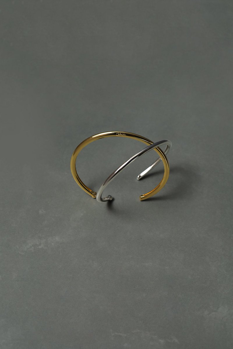 錦戸亮ビジュアル着用ジュエリーを
セットでお届けする
Noir Metal Set｜Metal Line/SV925

Metal Lineでコーディネートされた
顔回り、手元を華やかに魅せる
豪華でお得なSilver925素材の
スペシャルな5点セットです。

先行期間限定のセットを購入できるのは
11/20(木)23:59まで。