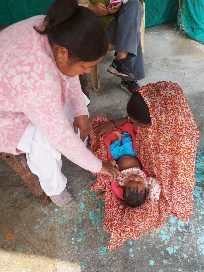 આજરોજ આયુષ્માન આરોગ્ય મંદિર માંકડી ના પેટા ગામ ફતેપુર ગામમાં ALA કામગીરી તથા HBNC વિઝિટ તેમજ લેચિંગ પધ્ધતિ શીખવવામાં આવી .
<a href="/CdhoSabarkantha/">CDHO Sabarkantha</a> 
<a href="/DmoSabarkantha/">District Malaria Officer Sabarkantha</a> 
<a href="/NHMGujarat/">NHM Gujarat</a> 
<a href="/sabarkanthadp/">DDO Sabarkantha</a> 
<a href="/THOHimatnagar/">THO Himatnagar</a> 
<a href="/asari_ashwin/">ashwin Asari</a>