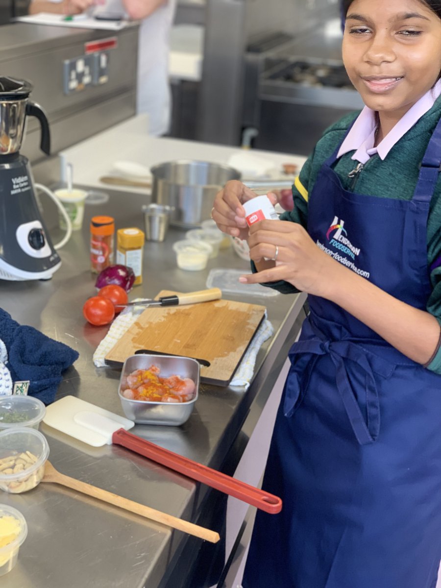 SBFutureChef's tweet image. Southern Regional College hosted an exciting FutureChef heat, showcasing amazing young talent! Well done to Laura from St Louis Grammar, Kilkeel, our winner with a standout dish, thanks to Michelle, Jill, Teresa &amp;amp; judge Geoff Baird for their support! #SpringboardFutureChef