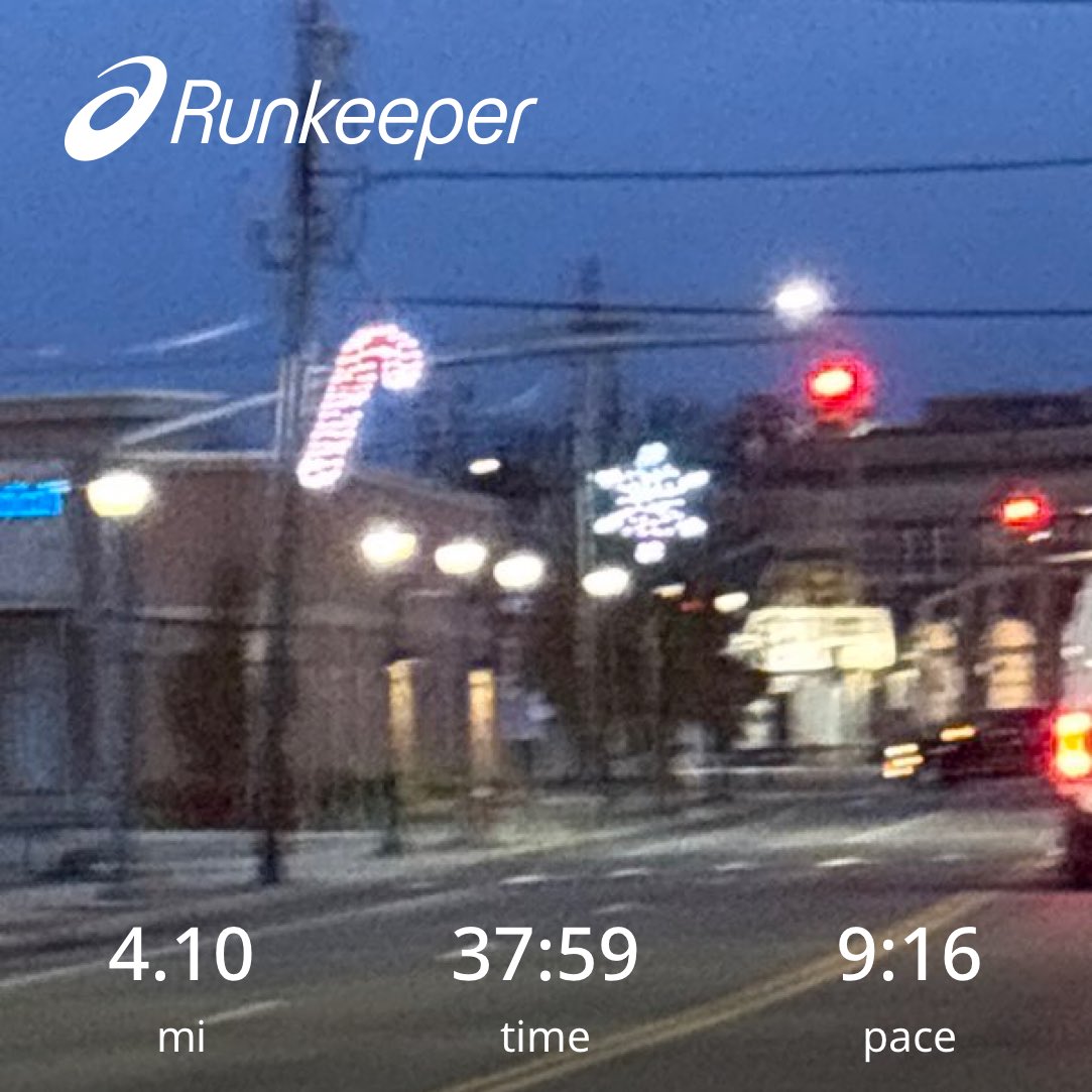 #HolidayLights #OceansideChamber #OceansideChamberofCommerce #OCC #MondayRunday #JustFeltLikeRunning #Oceanside #LongBeachRoad #LBR #OceansideNY 🪨