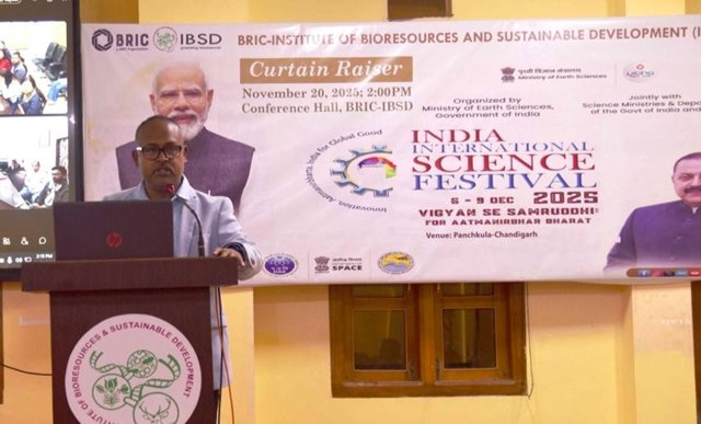 PIBImphal's tweet image. BRIC-IBSD, Imphal Successfully Hosts Curtain Raiser for 11th India International Science Festival

More :pib.gov.in/PressReleasePa…