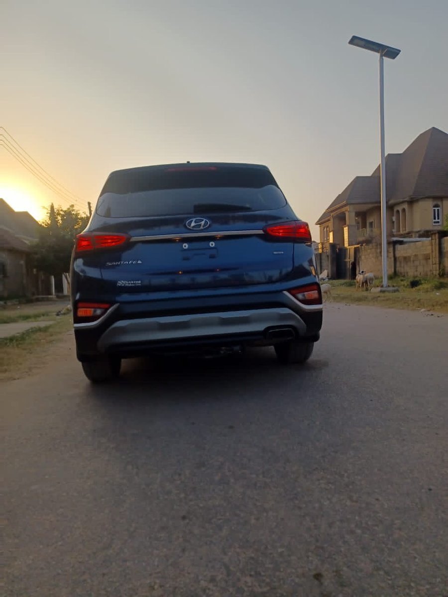 Abujadeclutter's tweet photo. Hyundai Santa Fe 2020
Foreign used with original custom duty. 35M
Abuja (Call 07072947924 or whatsapp 09057127784) #AbujaTwitterCommunity pls Rt https://t.co/LeC6l6TaYM