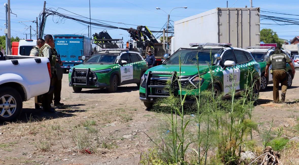 Carabineros de la 4ta. Comisaría #Coronel y gracias al sistema de vigilancia de seguridad municipal logró la detención de un sujeto adulto el cual agredía sexualmente a un can callejero en la vía pública. Hoy pasa a Control de Detención.