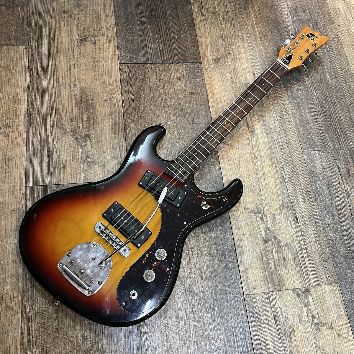 GUYATONE LG-127T グヤトーン　 ビザール モズライトタイプ 可動品】GUYATONE グヤトーン LG-127T エレキギター ビザールギター