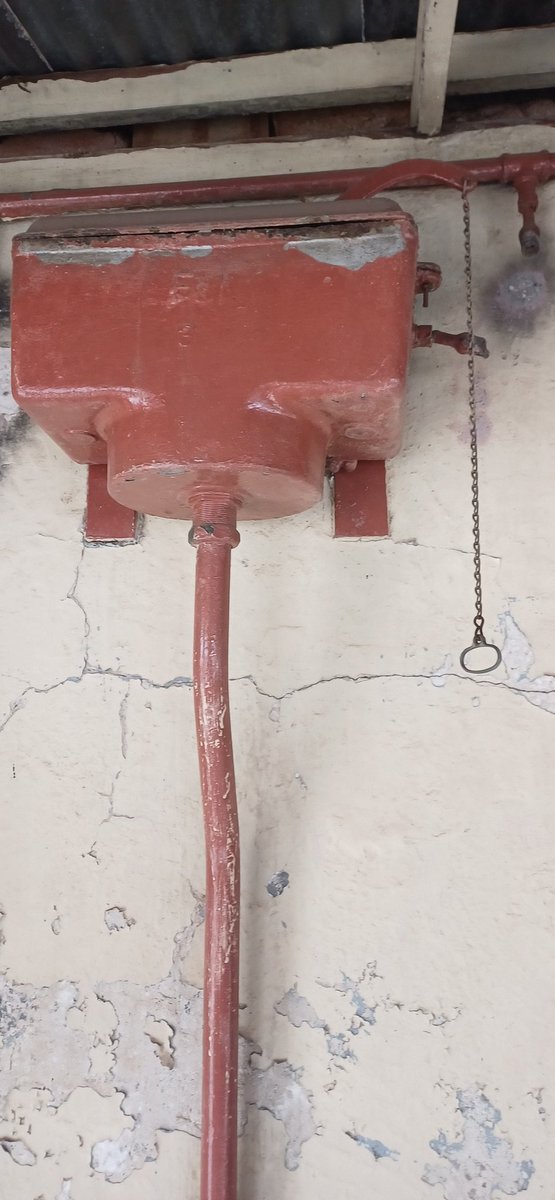_cosatu's tweet photo. #EntericFever #typhoid
The prison mats were filthy, the blanketa were filthy, the latrines were filthy, the food was filthy, the utensils were filthy, the convict's clothes were filthy. The latrines overflowed and made a stench, declares Alex La Gums, political prisoner, 1956 https://t.co/eKOSmCRURd