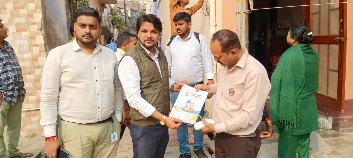 UPPCLLKO's tweet image. डोर-टू-डोर कैंपेन के माध्यम से उपभोक्ताओं को स्मार्ट मीटर के लाभों के बारे में जागरूक किया गया और उन्हें स्मार्ट मीटर लगवाने के लिए प्रोत्साहित किया गया।
@CMOfficeUP
@EMofficeUP
@aksharmaBharat
@mduppcl