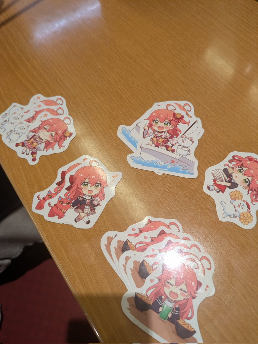maro_p888's tweet photo. この船乗ってるやつ欲しくて鰻ばっか食ってた

ところで船首の方しか見えませんが、この船は帆船でしょうか動力船でしょうか
また、動力船の場合、船外機か船内機か船内外機のどれでしょうか

気になり過ぎていつでも寝れる

#スシローさくらみこコラボ 
#にゃっはろ～スシろ～
#さくらみこ https://t.co/an9hQIcfSI