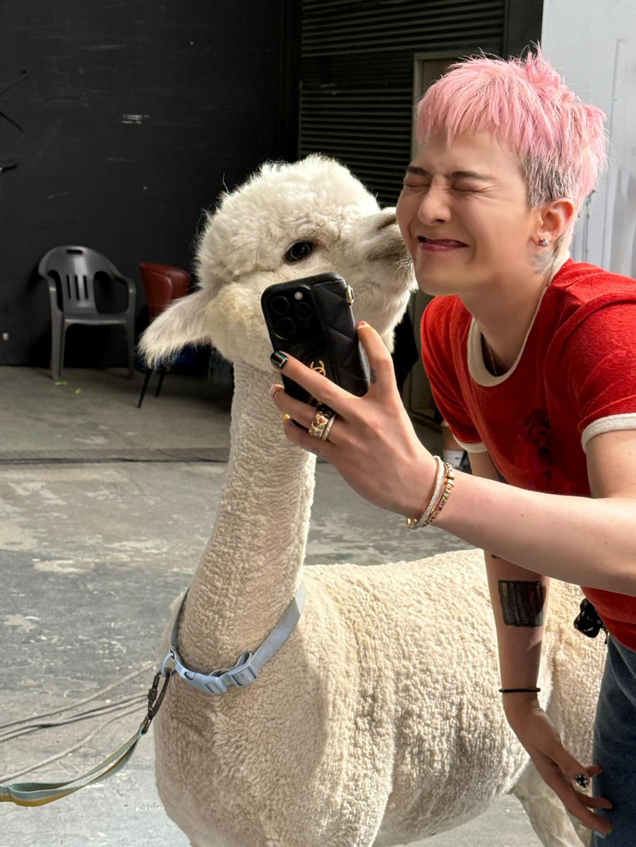 gdpdates's tweet image. THIS CUTIE! 🥰 

#GD #지드래곤 #지디 #GDRAGON