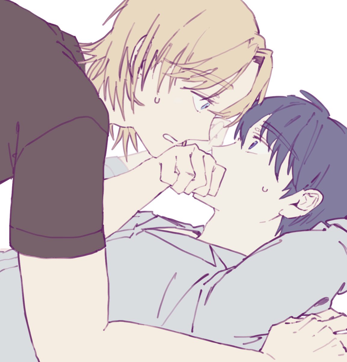 apaqwl's tweet image. #놔갱💜💙
닿을 뻔