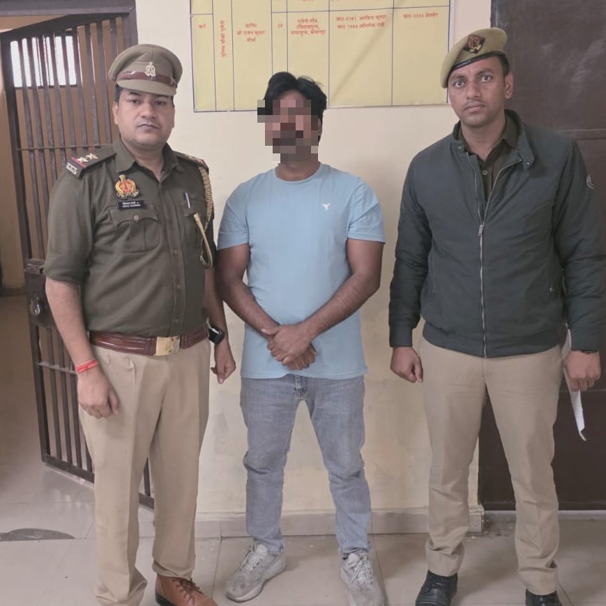 kanpurnagarpol's tweet photo. थाना बर्रा- वीरा मैंगी प्वाइंट/वरदान गैलक्सी फायरिंग, कार को ऊपर चढ़ाकर जान से मारने की कोशिश करने वाले प्रकरण में एक और शातिर अपराधी गिरफ्तार।
@Uppolice @dcpskanpur https://t.co/jrAwn4mbYu