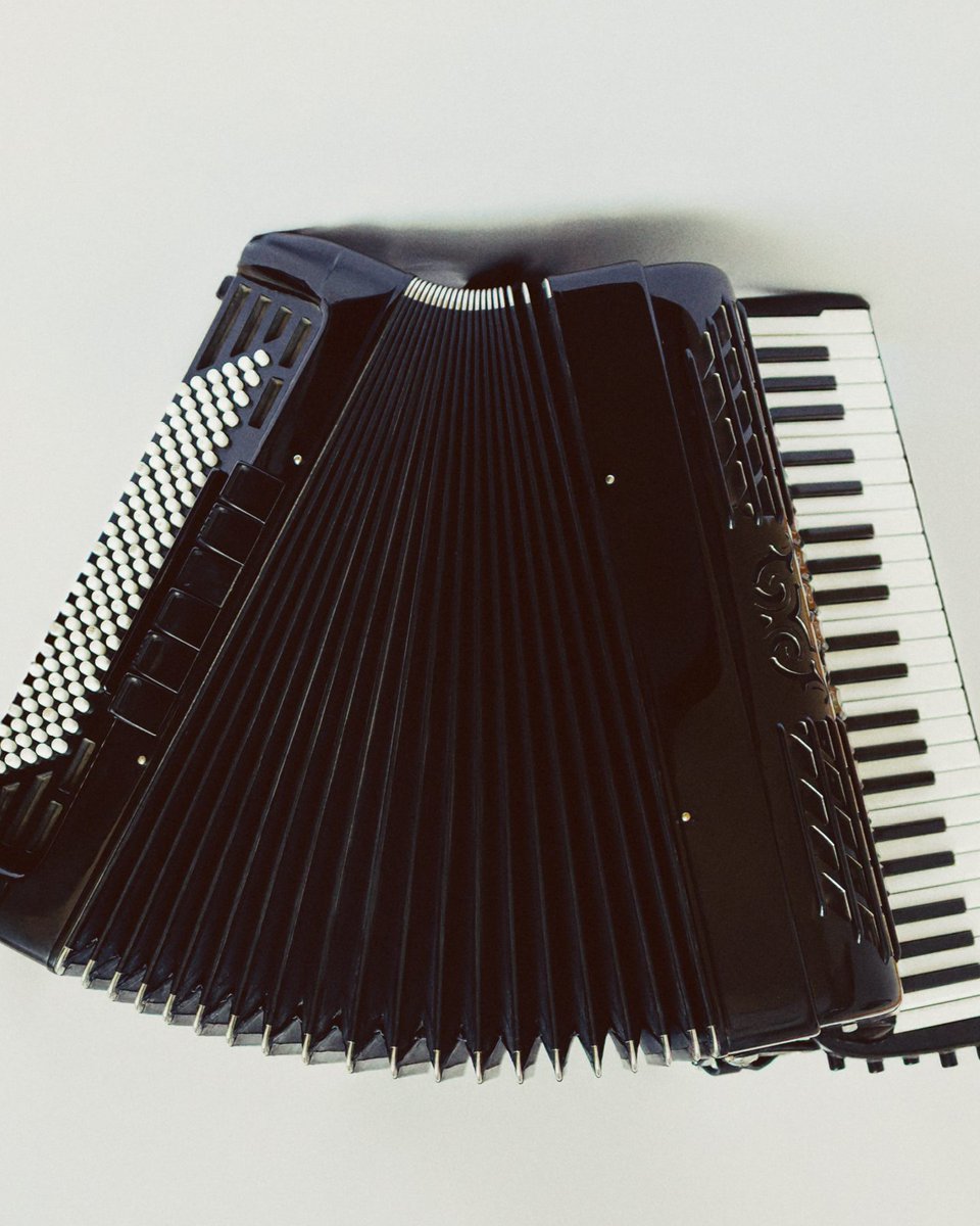 Nanushka tweet media