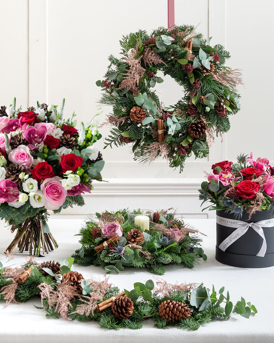 Begin the festivities! Our stunning range of #Christmas decor is available for pre-order 🎀 Experience beautiful handmade wreaths, hatboxes, table centres and bouquets; perfect to make your home feel merry and bright 
bit.ly/3ShgmpF