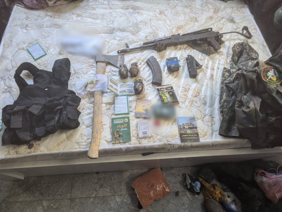 ChayasClan's tweet image. IDF: IDF Soldiers Locate an Eight-Tube Rocket Launcher Aimed Toward Israeli Territory in the Area of the Yellow Line:

Kfir Brigade forces are operating in the Yellow Line area in accordance with the ceasefire agreement and directives of the political echelon, tasked with…