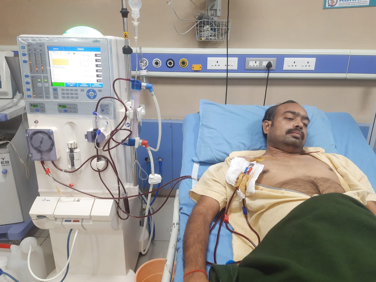 NTRFanTrends's tweet image. 🚨 Medical Emergency – Support Needed for Kidney Transplant 🚨

Pakalapati Suresh Kumar is currently suffering from kidney failure and is undergoing treatment at Asram Hospital, Eluru.

The total cost of the kidney transplantation is ₹15 lakhs, out of which the hospital is…