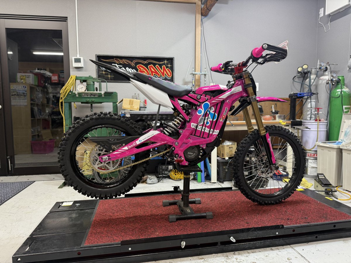 nagmotors's tweet image. 新型限定ピンク🩷SURRON Light BeeX
フルカスタム仕様で納車準備完了しました✨
#surron
#lightbee
#電動バイク