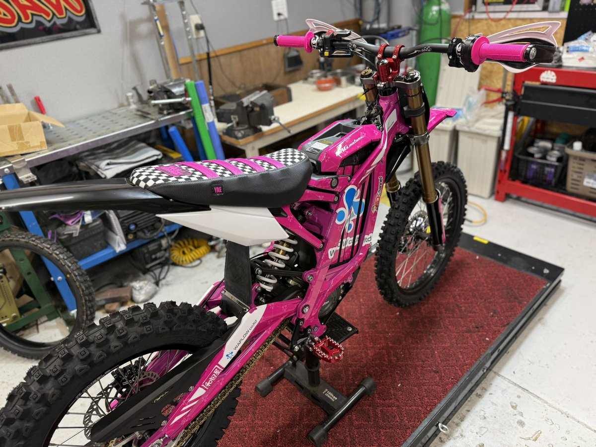 nagmotors's tweet image. 新型限定ピンク🩷SURRON Light BeeX
フルカスタム仕様で納車準備完了しました✨
#surron
#lightbee
#電動バイク