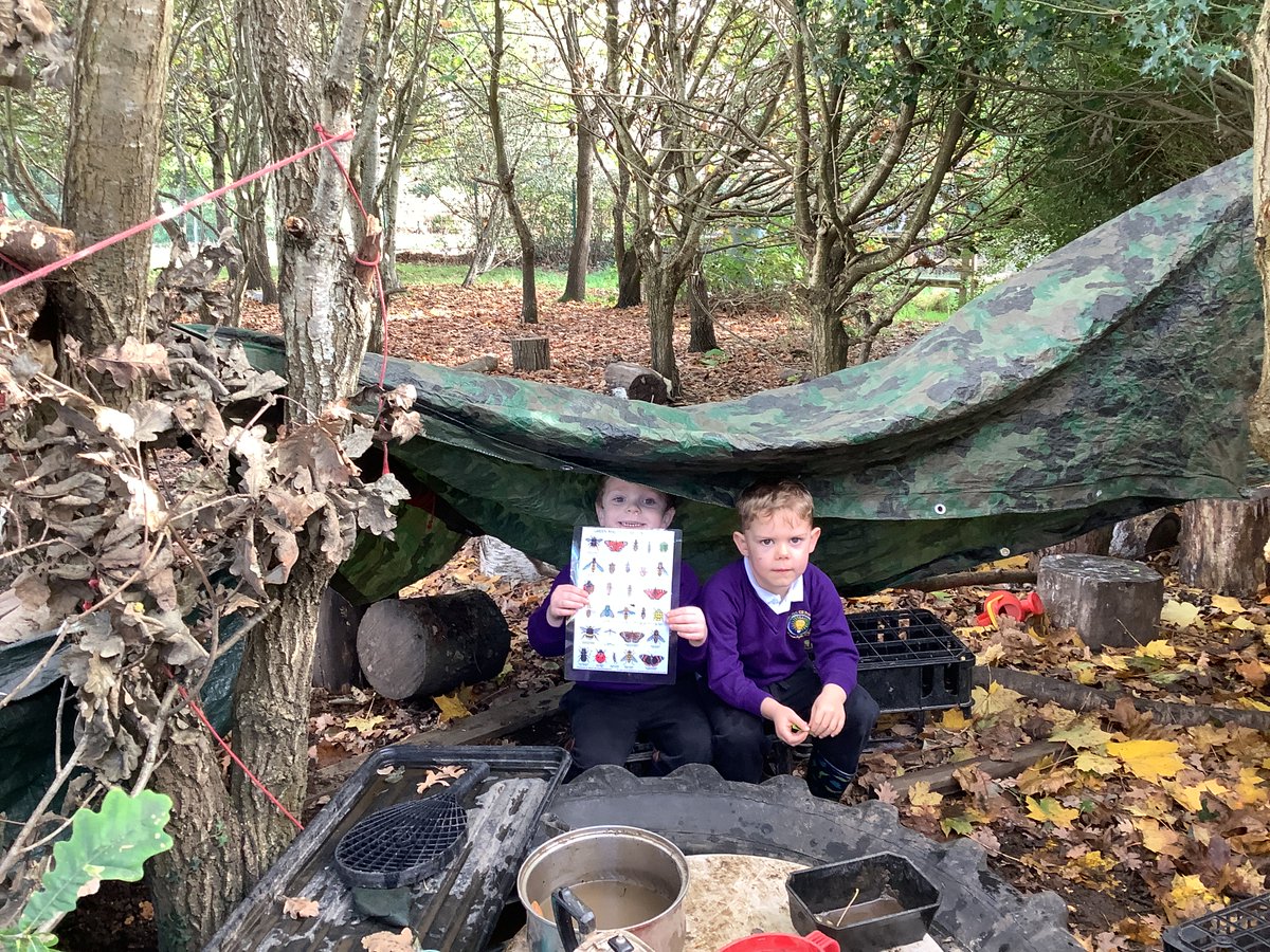 CranfordParkCE's tweet photo. #YearR class enjoyed the lovely #autumn sunshine by going on a bug hunt in #forestschool. They also made some fantastic dens!
#outdoorlearning #autumncolours๐๐ https://t.co/tawAkkZWXK