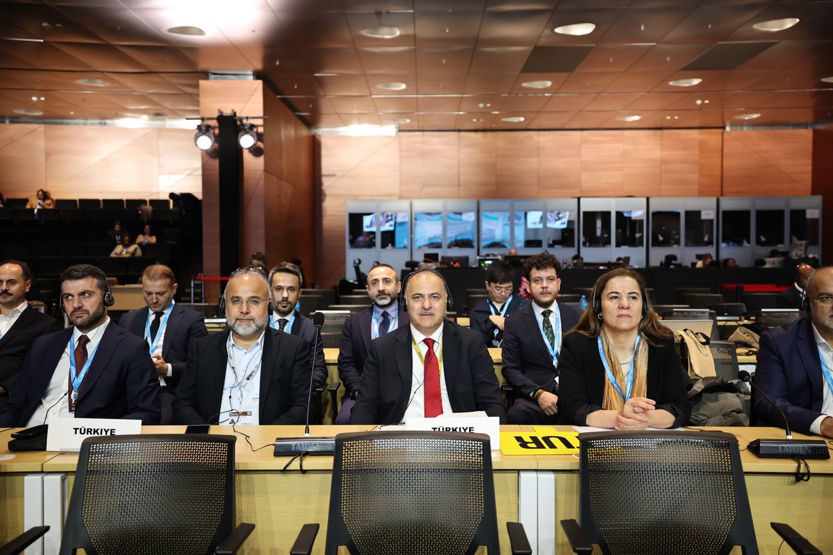 ofatihsayan's tweet photo. Kardeş Azerbaycan’ın ev sahipliğinde Bakü’de düzenlenen #WTDC25 Konferansı’ndayız.🇹🇷🇦🇿

Türkiye heyeti olarak, dijital kalkınmanın geleceğine yön veren bu önemli platformda, ülkemizin vizyonunu paylaşıyoruz.

Görüşmelerimizde, 2027–2030 dönemi ITU Konseyi adaylığımız için destek talep ederek temaslarda bulunduk.

Dijitalleşmeyi, ülkeler arasında köprü kuran ve küresel dayanışmayı artıran bir güç olarak görüyoruz. 

Türkiye olarak, bilhassa gelişmekte olan ülkeler lehine adil ve kapsayıcı bir dijital düzenin tesisi için taahhüdümüzü en üst düzeyde ifade ediyoruz.

#DijitalTürkiye #WTDC25 #Bakü