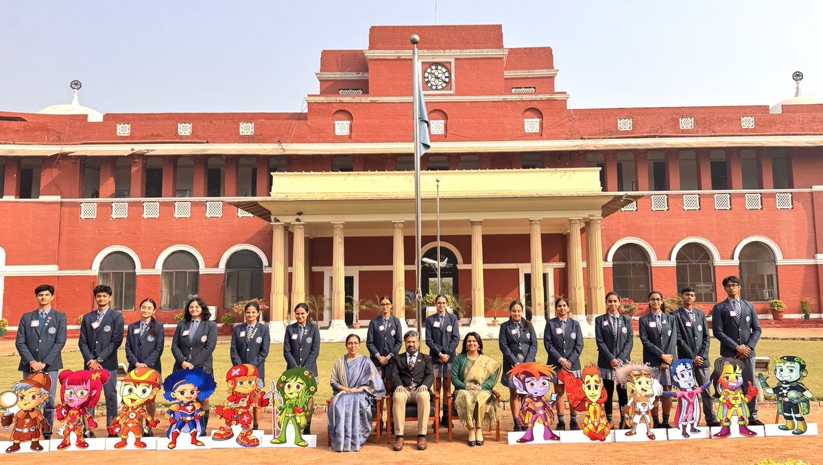 ModernRoad's tweet photo. The Round Square "Heroes of Discovery" are personifications of the Round Square "Discoveries," a set of principles for students.
Yet another batch of Superheroes ! at Modern School, Barakhamba.
@r0undsquare https://t.co/9H8L0pH5mJ