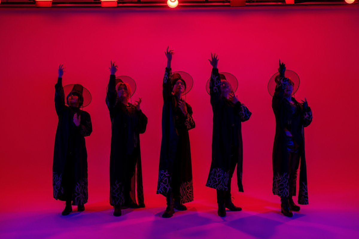 ⚠️コスプレ/Cosplay

KPop Demon Hunters

Saja Boys

애비 🦁: 유하님
<a href="/Roll_cake_O/">ユハ</a>
 
미스터리 🦁: 엔님
<a href="/nsama_cos/">n엔</a>
 
로맨스 🦁: 다롱
 
베이비🦁 : 로다님
<a href="/Ro_Da_Aq/">露雫•RoDa</a>

진우🦁 : 카치나님
<a href="/jwkachina/">카치나*KaChina🌙</a>

📸Photo. 스파게티신님
<a href="/SpaghettiSin_kr/">스파게티신</a>