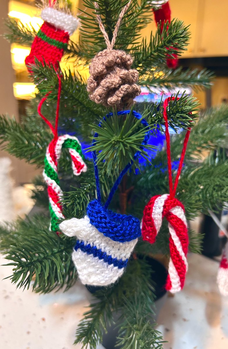 hikijooo's tweet photo. added a 🧤mitten and pine cone! ✨ https://t.co/Hh2f8fckMT