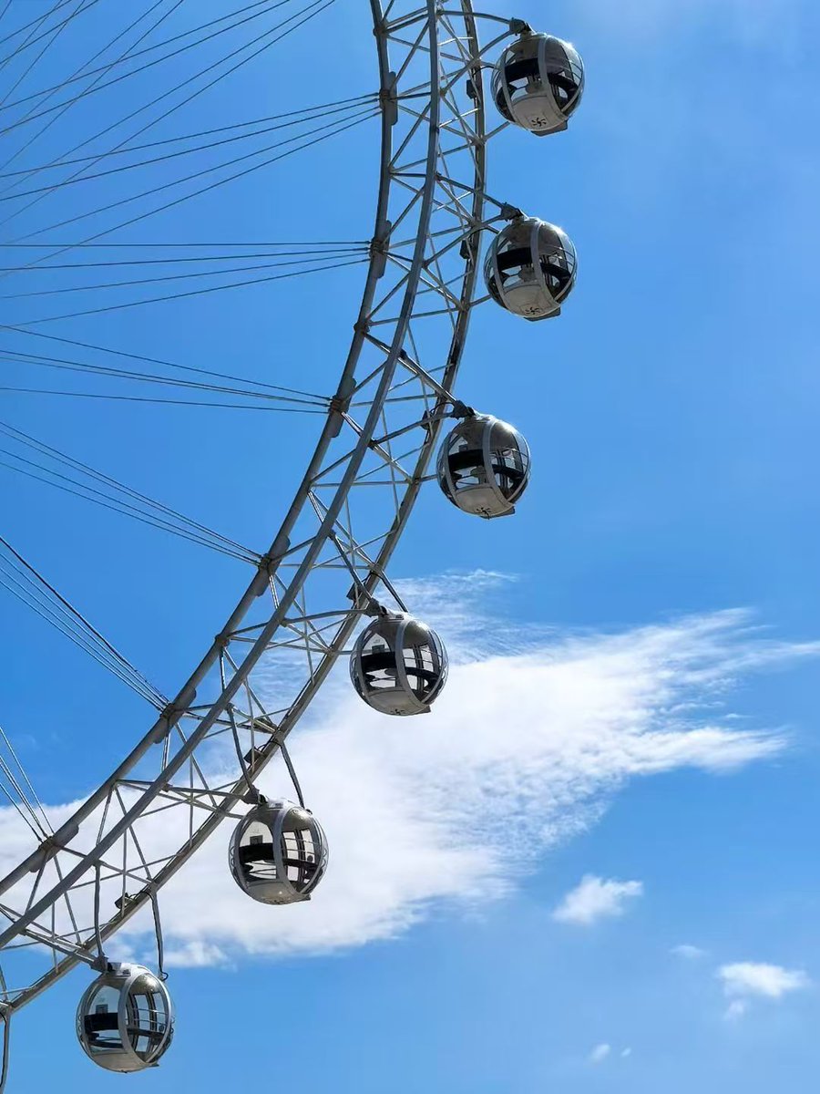 【潮汐之眼】
La Tide Eye, grande roue de Xiamen Sea World, offre une vue panoramique mer-ville, symbole de romance à Xiamen.#ChinaTravel #cityviews