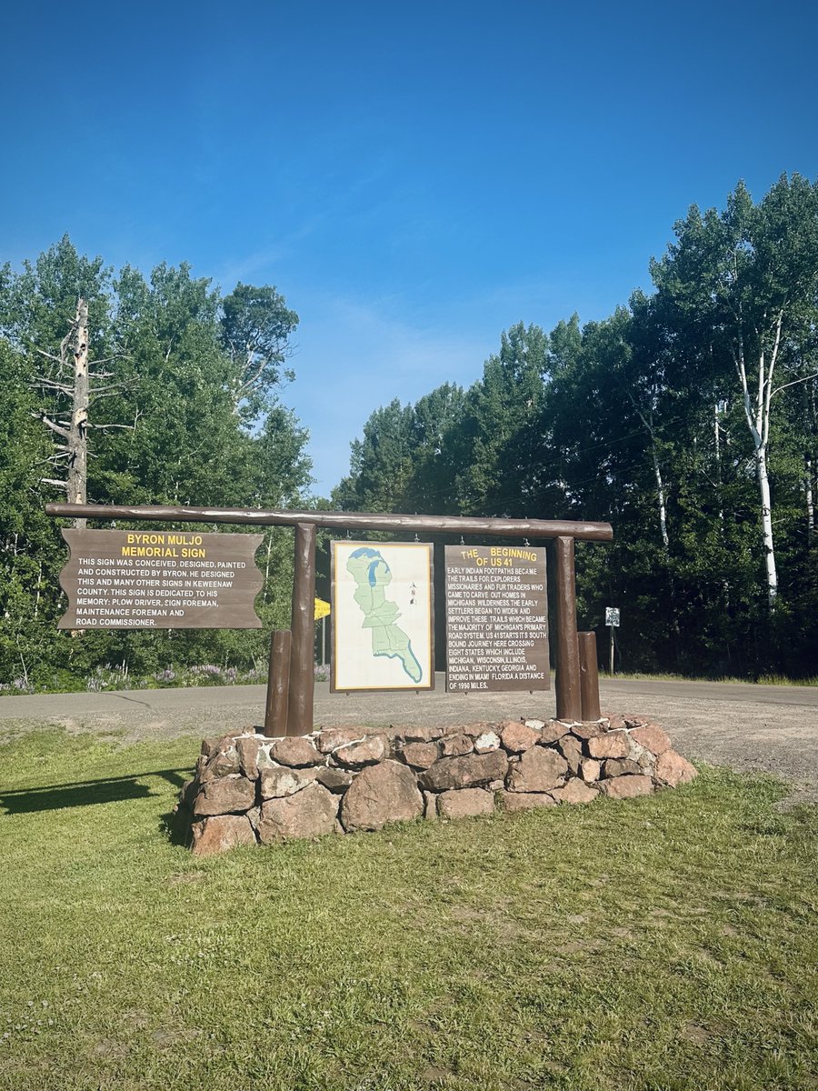 liz_july4th's tweet image. Good Morning 💕💕💕

On July 2, 2025, around 9AM, I am at #CopperHarbor #UpNorth #GreatLakes at the beginning/end of #Route41 - 2,008-mile highway that runs from Copper Harbor to #Miami, #Florida 🧵🧵