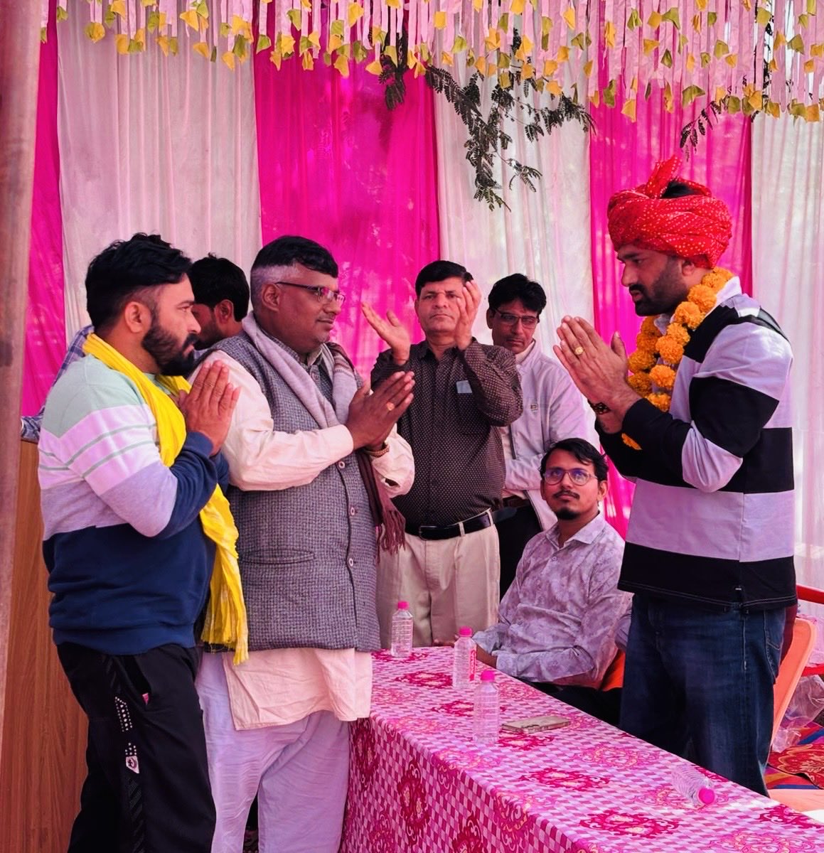 advdevrajgurjar's tweet image. मेरे वार्ड 15 में सड़कों का शिलान्यास कार्यक्रम विधायक @RamsahayvermaNW जी द्वारा किया गया!