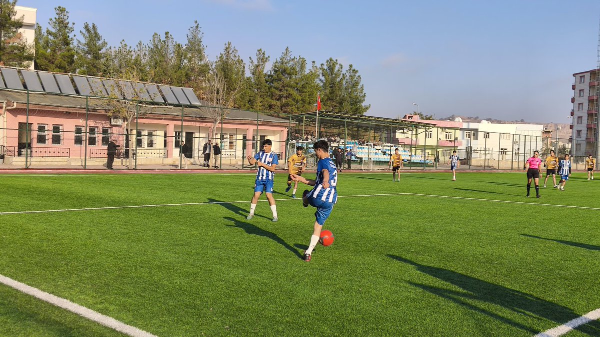 GSB_KozlukGM's tweet photo. Okul sporları kapsamında futbol müsabakalarımız başladı.⚽🎉
Amacımız hem rekabet hemde dostluk ruhunu  bir arada yaşatmak.
@gencliksporbak @oa_bak @gsbgenclik @drenesefendioglu @gsb_batman @ibrahimruzigar @kozlukkaymakamligi @kozlukmem72 @AbdulbasirAlag2 @vahidecetinnn https://t.co/iIYxtdTF7t