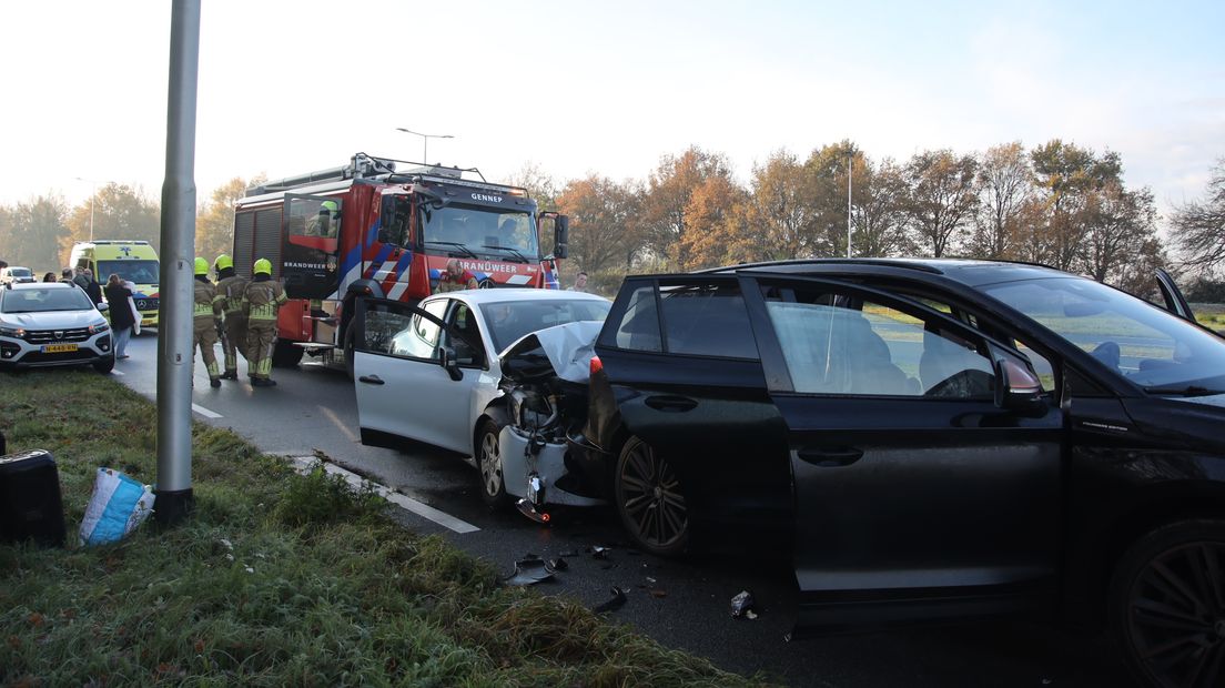 Vrouw gewond na kop-staartbotsing op afrit in Gennep
