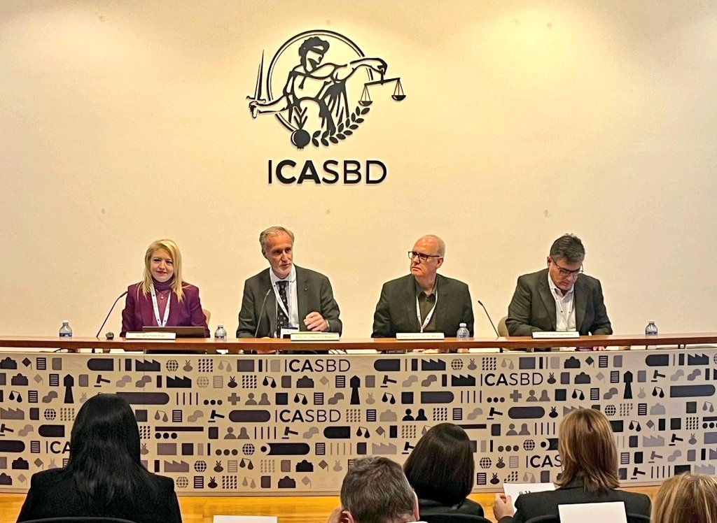Sylvie56417153's tweet photo. Agradecida a @conselladvocat por poder participar hoy en 14 #indrets sobre Jornada de Derecho de Consumo en transformación: en la mesa 1: Vulnerabilidad contractual. Abusos en suministros, vuelos y viajes combinados ✈️💡📦 ⚖️🤝 en @icasbd. https://t.co/bpY7HrNLY9