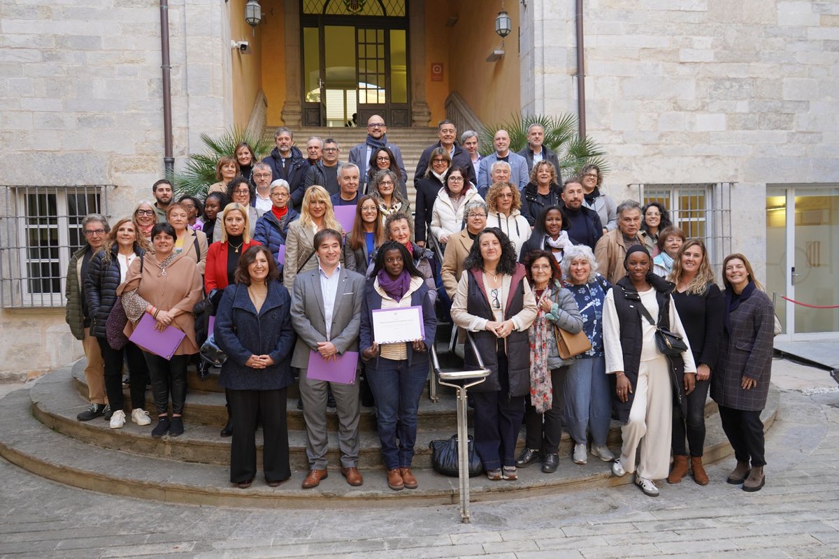 El president de la Demarcació de Girona del Col·legi, <a href="/jordigraur/">Jordi Grau Ramió</a>,  va parlar ahir del periodisme compromès en la presentació de la campanya de Valentes i Acompanyades per sumar municipis contra els matrimonis forçats. 
<a href="/ViAcompanyades/">ValentesiAcompanyades</a> #CPCGirona #llibertatperdecidir