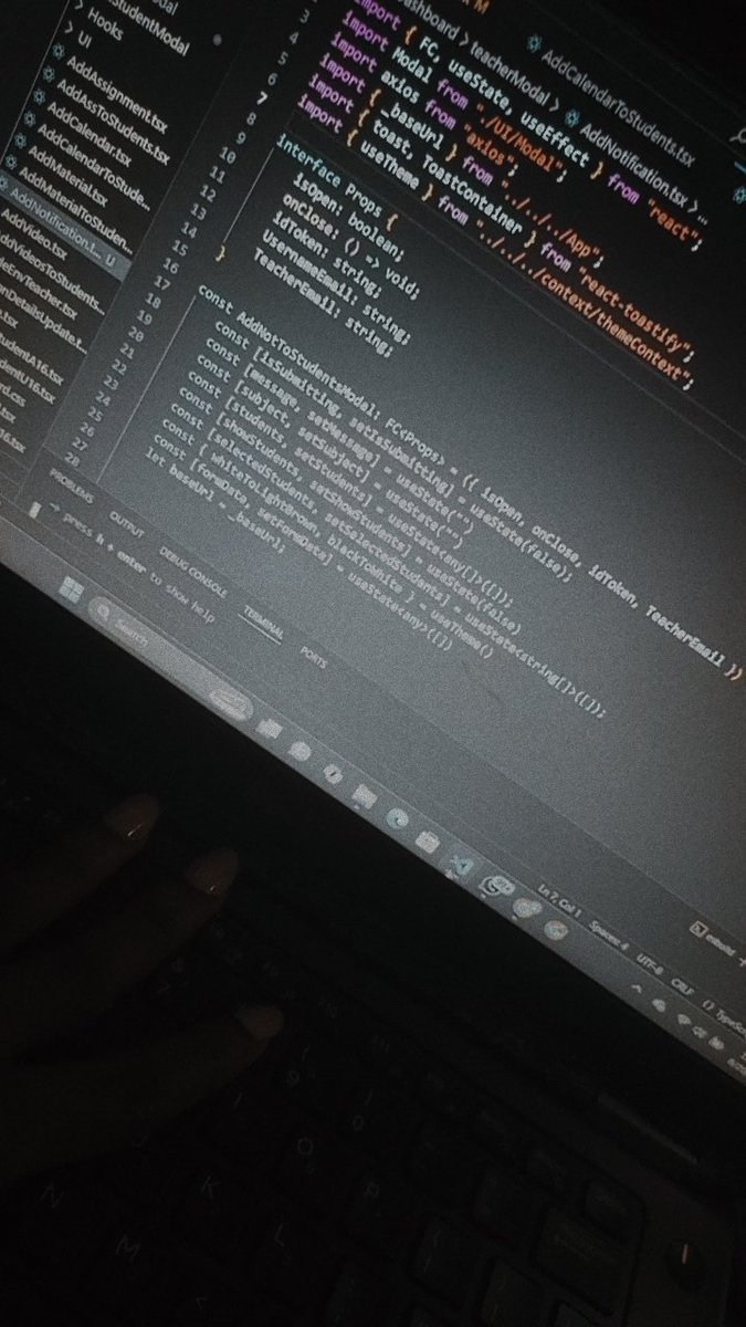 frontend__fairy's tweet image. Hey, I’m Ayomide. Frontend dev (with some backend skills)... JavaScript, React, TypeScript are my playground. I’ve been quietly building for years… but not anymore. Now I’m building in public.

See what I’ve been up to: midesalesportfolio.site