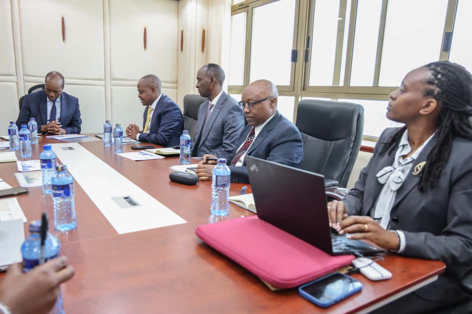 InvestKenya_'s tweet photo. Today CS, @GovLeeKinyanjui engaged the Invest Kenya management team, led by @JohnMwendwaOGW, in a  briefing session to review ongoing preparations for the Kenya International Investment Conference scheduled for March 2026. 

The discussions focused on finalizing the conference’s strategic direction, strengthening stakeholder coordination, and ensuring alignment with national investment priorities. The team also presented an in-depth update on Invest Kenya’s investment deal pipeline, assessing the readiness of various projects and identifying high-priority opportunities that require accelerated action to maximize investor interest and impact.